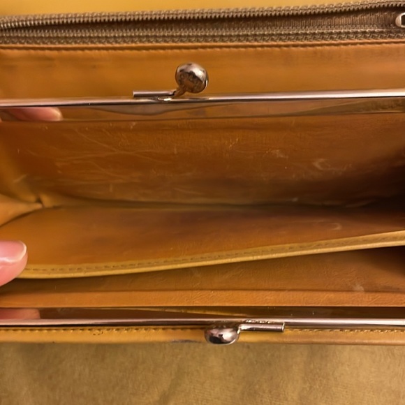 Celine Wallet - Picture 9 of 16